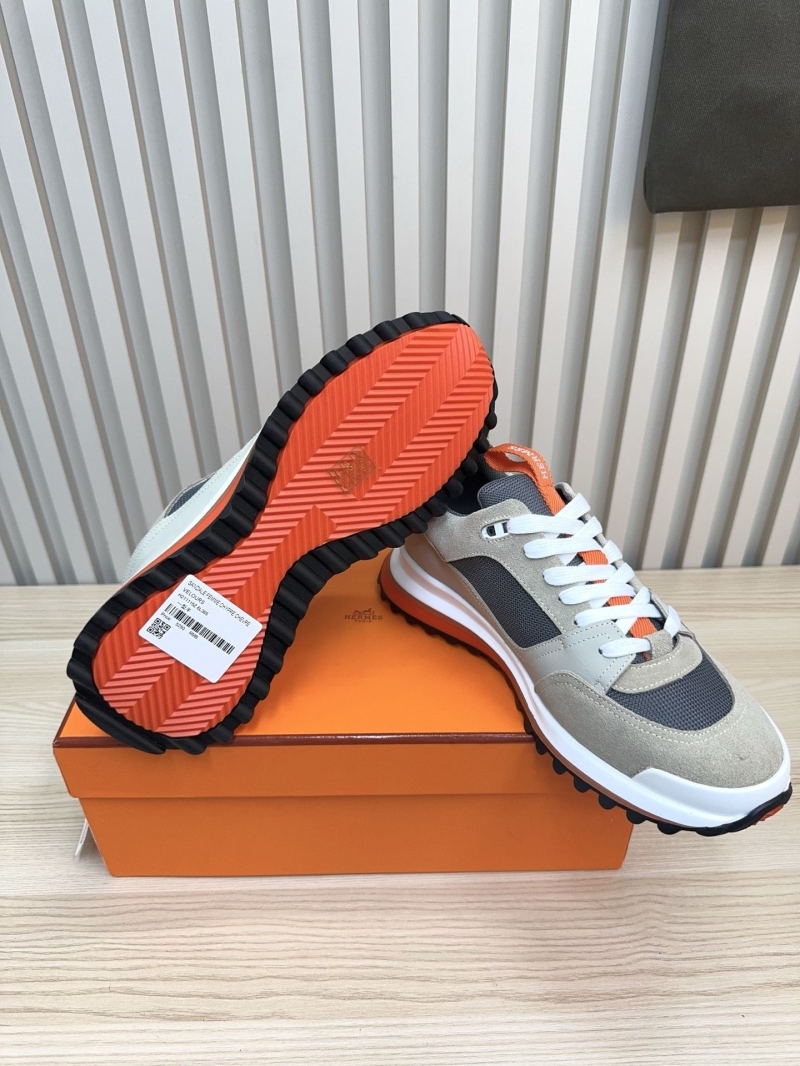 H**me5 sneaker